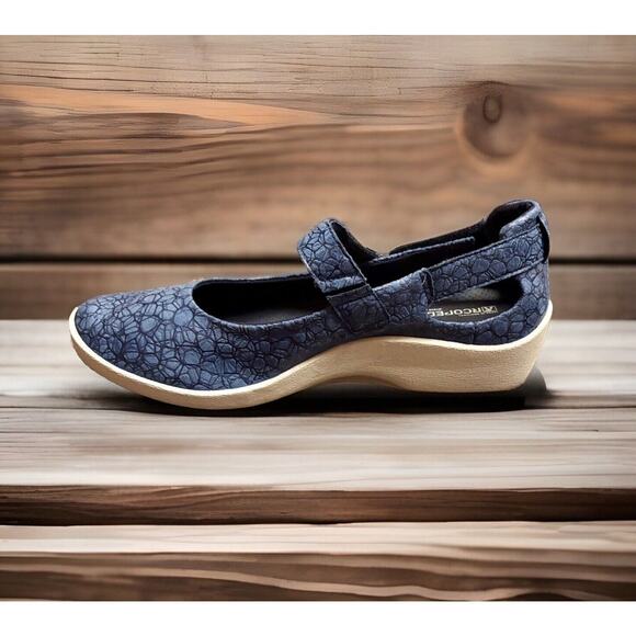 NEW Comfortable Blue Mary Jane Shoes - Picture 1 of 6